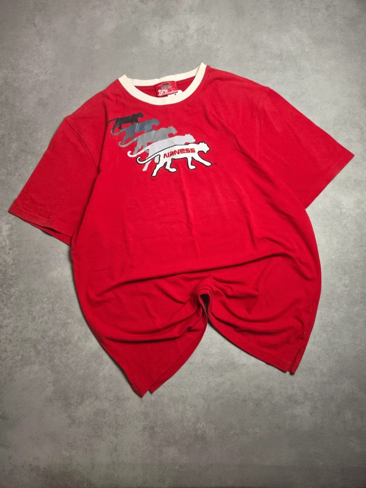Tee-shirt vintage brodé Airness Rouge taille L