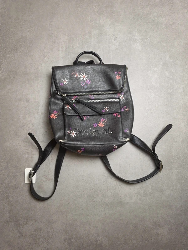 Sac à dos Desigual noir imprimé fleurs multicolores similicuir | DES357