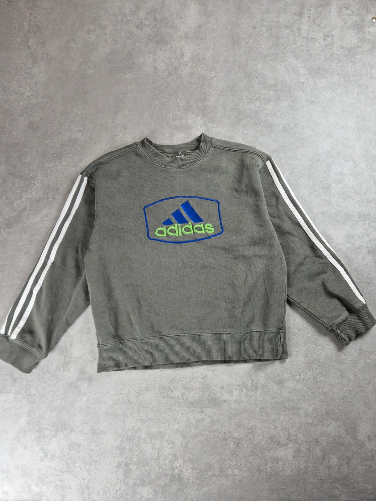 Pull Adidas Kaki taille 10 ANS AD136