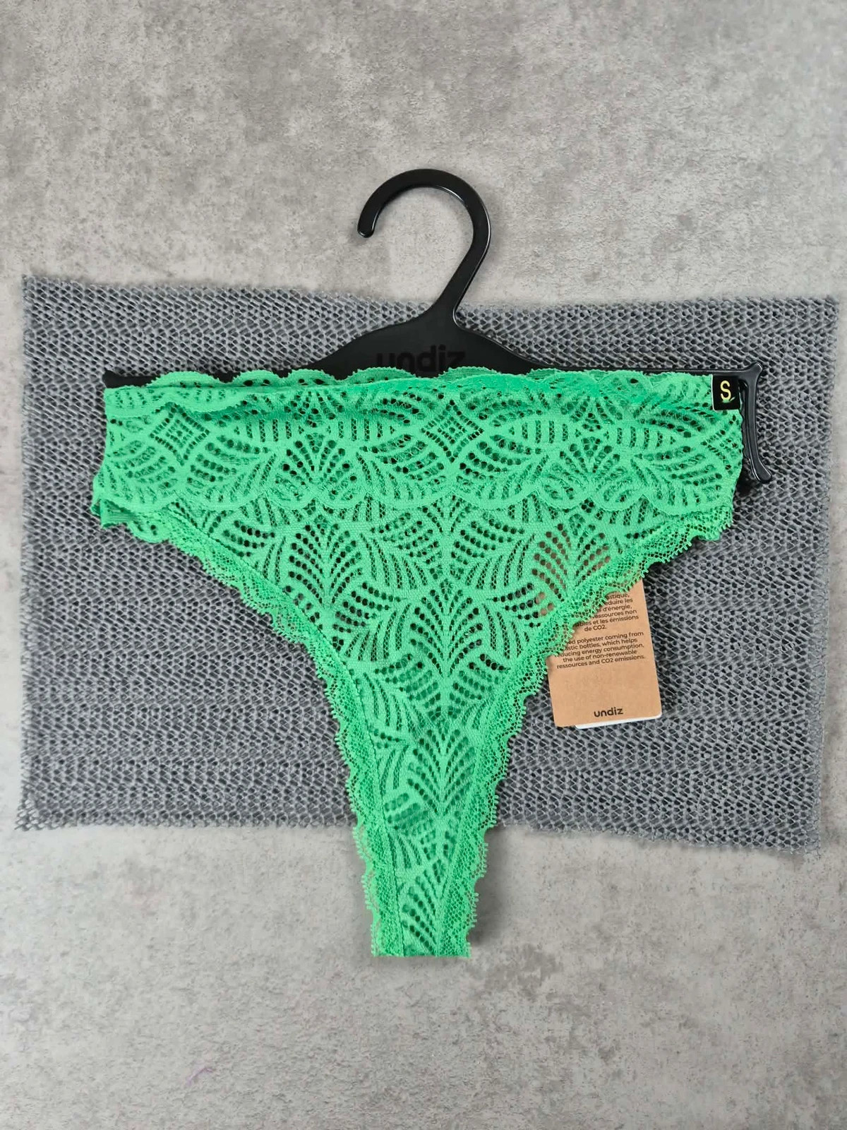 String verte S undiz