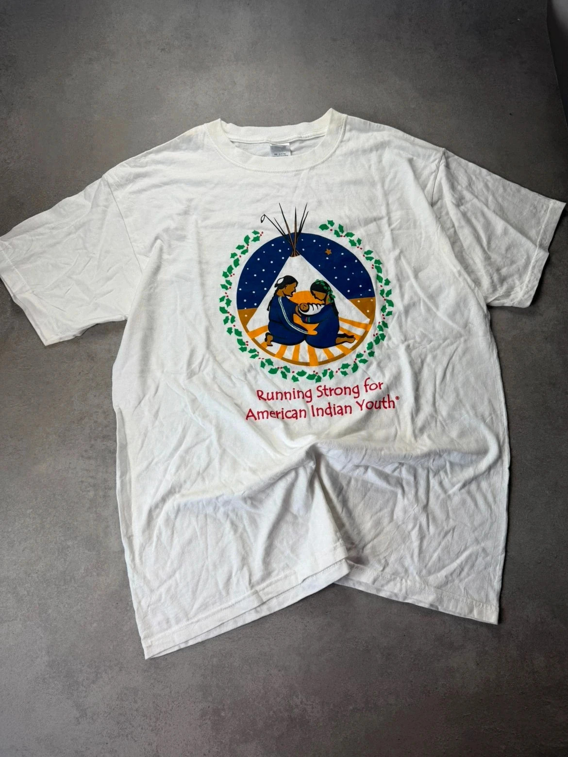 T-shirt Running Strong American Indian Youth blanc