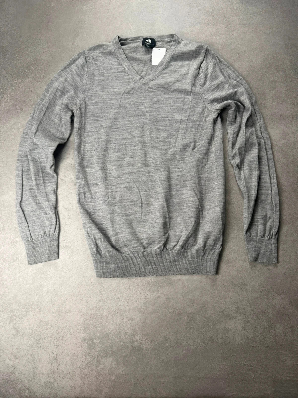 Pull H&M laine mérinos gris col V S PUM009